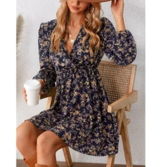 61) NWT Blue Ditsy Floral Print Long Sleeve Mini Dress Size Small Medium - Picture 2 of 3